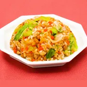 お昼にぱぱっと　納豆レタスチャーハン