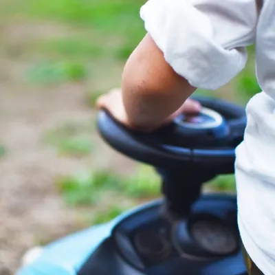 子どもが大好きなコンビカー！選び方のポイントは？