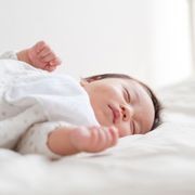 月齢別赤ちゃんの寝かしつけのポイント！なかなか寝ない場合の対処法も解説