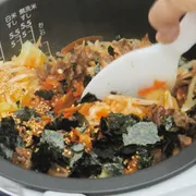 炊飯器におまかせ 片手でビビンバ