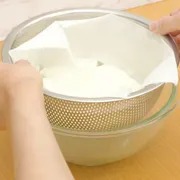 生クリームみたいに濃厚！　水切りヨーグルトの作り方