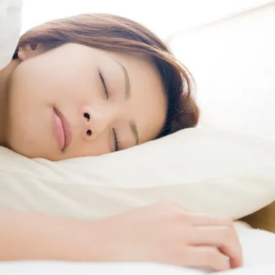 シムス位って？妊婦さんが快適に眠るための寝方を解説
