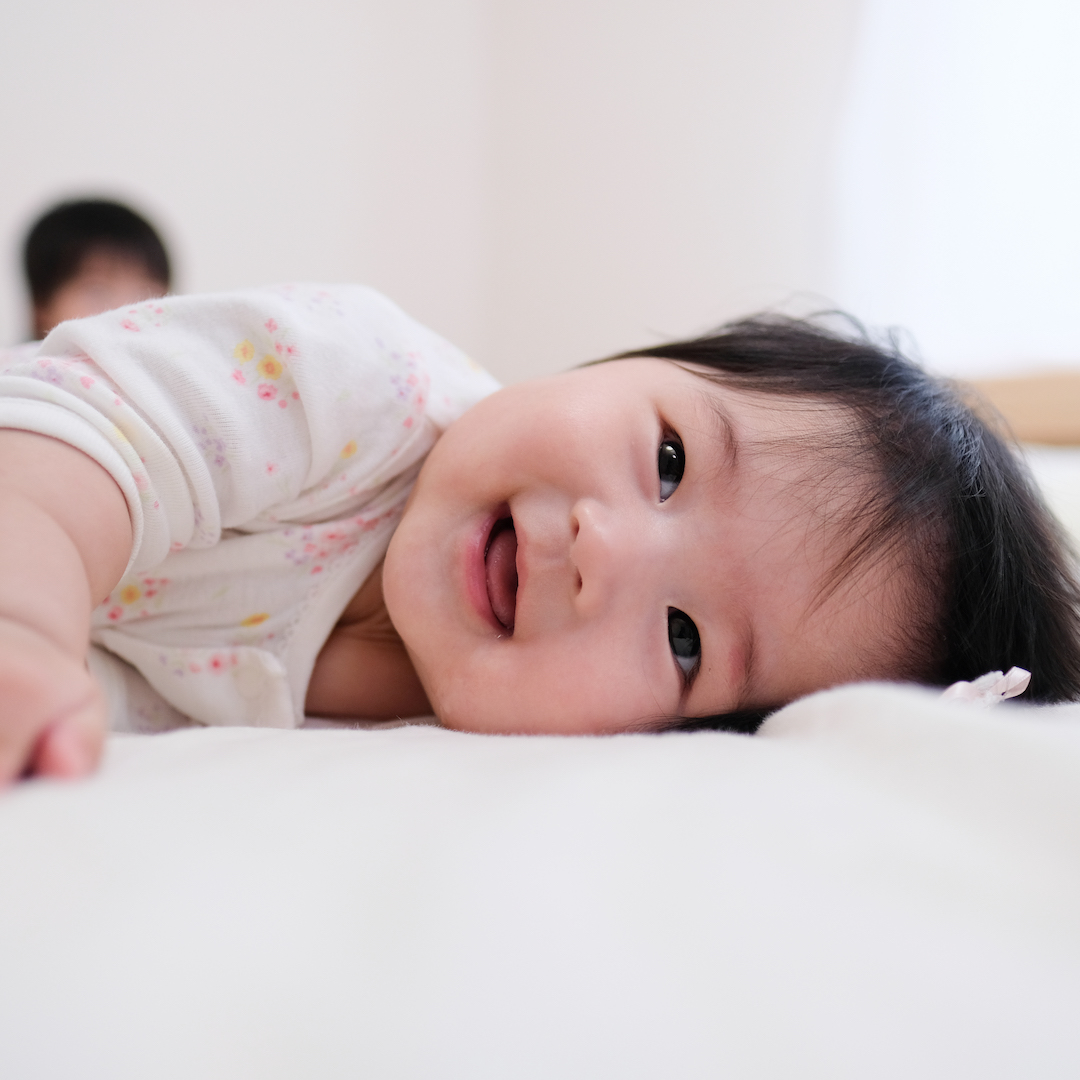 医師監修 寝返りは生後3ヶ月頃 赤ちゃんの寝返り時期とサポート方法 Mamadays ママデイズ