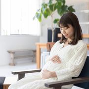 【医師監修】妊娠中におなかをさすってはいけない？触れる際の注意点や張ったときの対処法を解説
