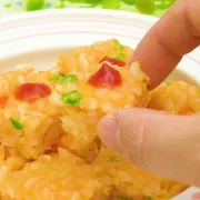 手づかみ離乳食　レンジでオムライス（生後9〜11か月頃から）