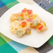 子どもが喜ぶ！　夏野菜とチーズのかき揚げ