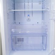 実は細菌だらけ 冷蔵庫掃除のポイント3選
