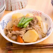 【管理栄養士監修】離乳食の肉じゃが｜取り分けレシピ動画や冷凍方法も紹介