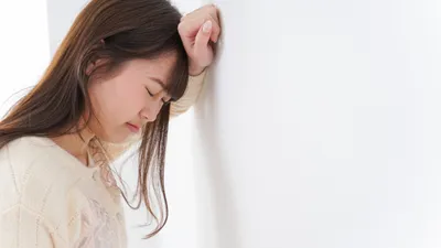 妊娠後期に喉が焼けるような痛み感じるのはよくあること？原因や対策を解説！