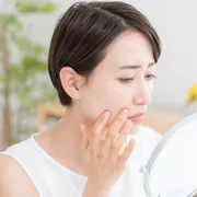 妊娠中に肌が乾燥するのはなぜ？乾燥する原因と妊娠中でもできるスキンケア方法を解説！