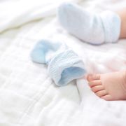 赤ちゃんの靴下はいつ頃から履かせるの？選ぶ基準は？