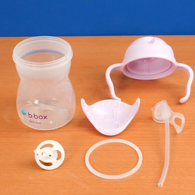 EC_白完用_E00680_漏れない!どんな角度でも飲めるストローマグ_R.00_00_33_14.静止画003
