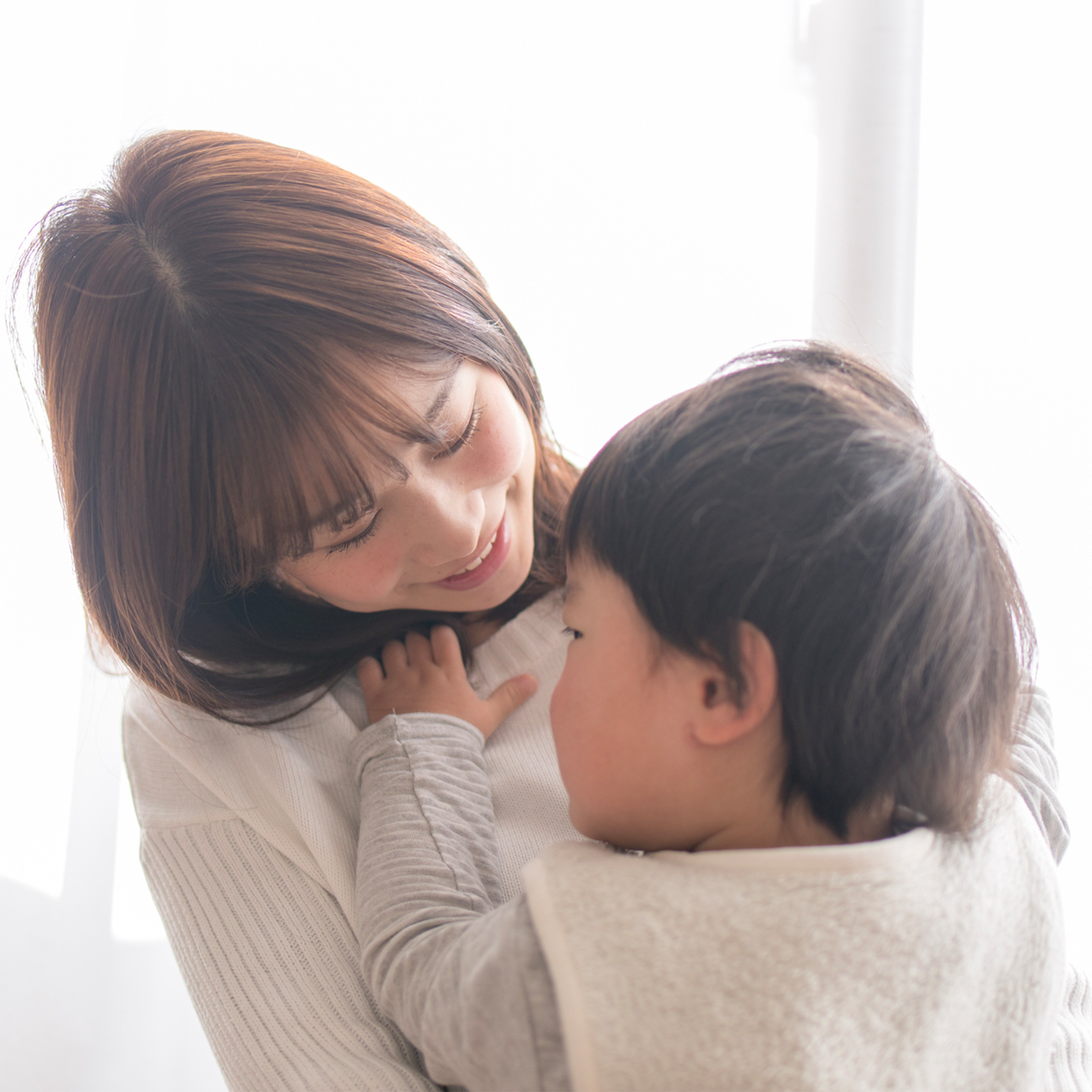 子どもを叱る母親