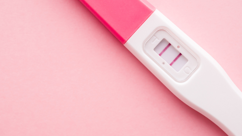 妊娠検査薬が陽性なのに生理がきた場合の原因や妊娠の可能性は？