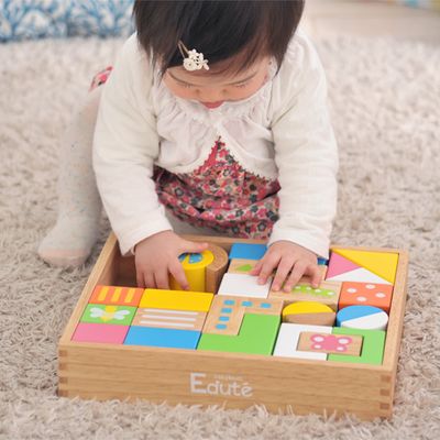 音が鳴る?!長く遊べる定番積み木