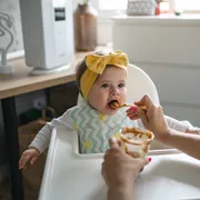 【管理栄養士監修】離乳食のタイミングが難しいときは?機嫌が悪いときや寝起きは?