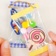 100均の材料で シャカシャカキーホルダー