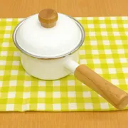 離乳食作りに欠かせない！　見た目もかわいいホーロー鍋