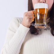 妊婦はノンアルコールビールを飲んでもいい？妊娠中にノンアルコールビールを飲むときの注意点やメリットについて解説