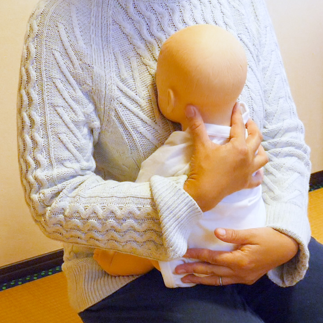 助産師監修 赤ちゃんも飲みやすく 縦抱っこの授乳 Mamadays ママデイズ