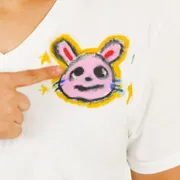 ダイソーの布用クレヨンで　Tシャツに絵を描こう