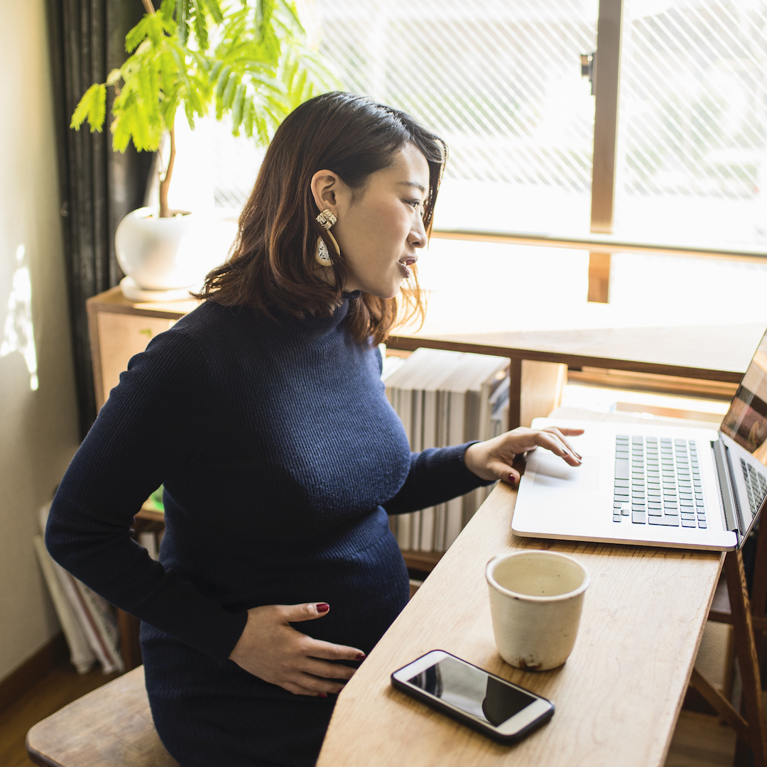 専門家監修 双子ママの産休はいつから 気になる制度やお金のこと Mamadays ママデイズ