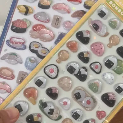 バズりシールと接着剤で簡単に手作り