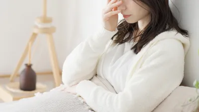 妊娠初期のおりものはどう変化する？生理前との違いは？様子が変わる原因や注意が必要な特徴も解説