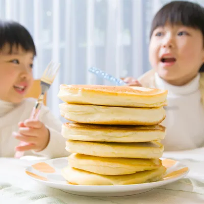 【管理栄養士監修】離乳食で赤ちゃんはパンケーキを食べられる？卵なしレシピも紹介