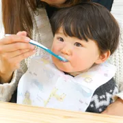 外食時のベチャベチャに！使い捨てエプロン