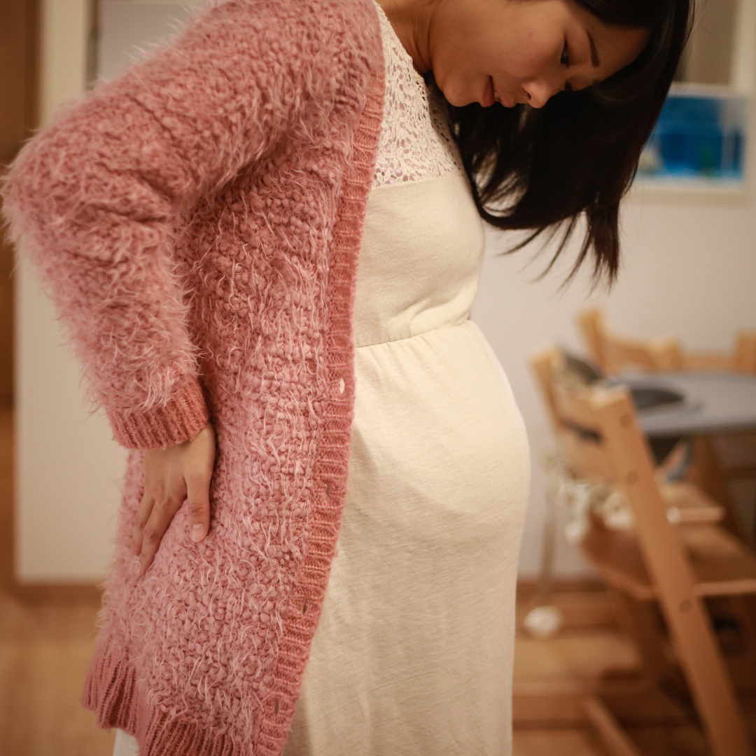 妊娠中の腰痛の原因や予防法は？赤ちゃんへの影響・骨盤ベルトの効果も解説