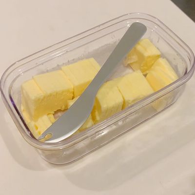 EC_白完_E00497_ギューっとひと押し!_5gにカットできちゃうバターケース.00_00_35_29.静止画006