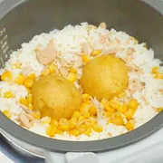 炊飯器に入れるだけ おにぎり大量生産