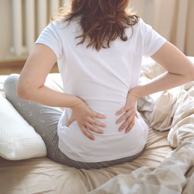 【医師監修】妊娠初期のつらい腰痛：原因や対処法は？