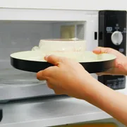 スベらない！汚れない！ 電子レンジで熱くならないトレー