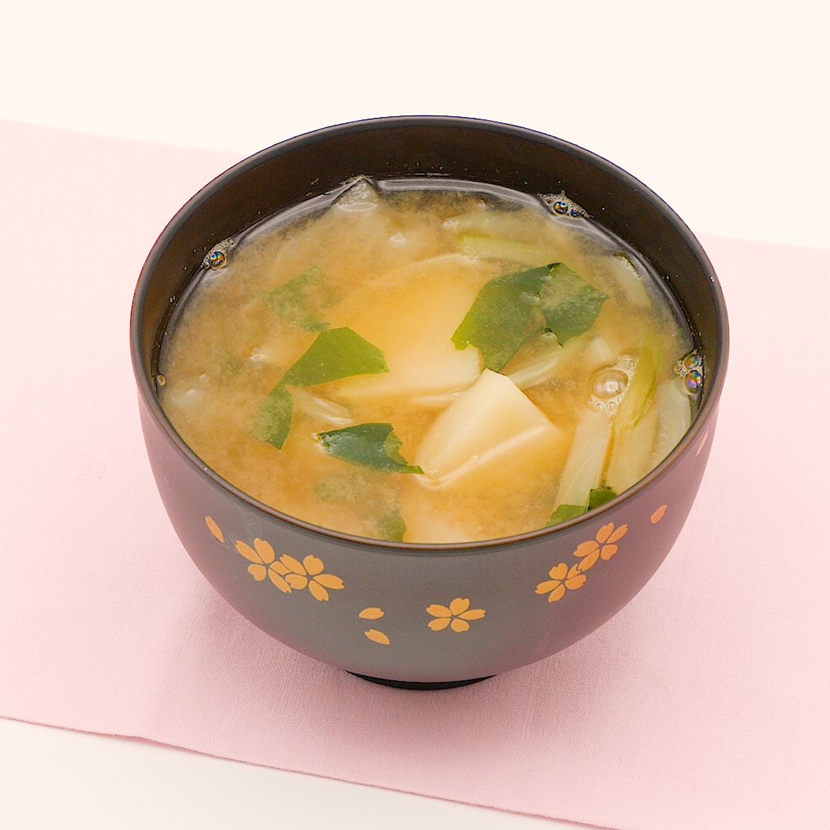 野菜のうまみたっぷり じゃがいもと玉ねぎのお味噌汁 1歳6ヶ月頃から おとな Mamadays ママデイズ