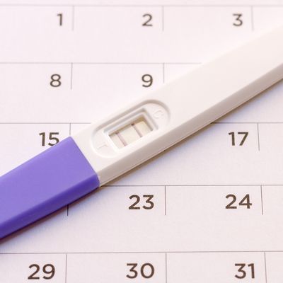 【医師監修】排卵日予測検査薬とは？使い方やチェックのポイントについて