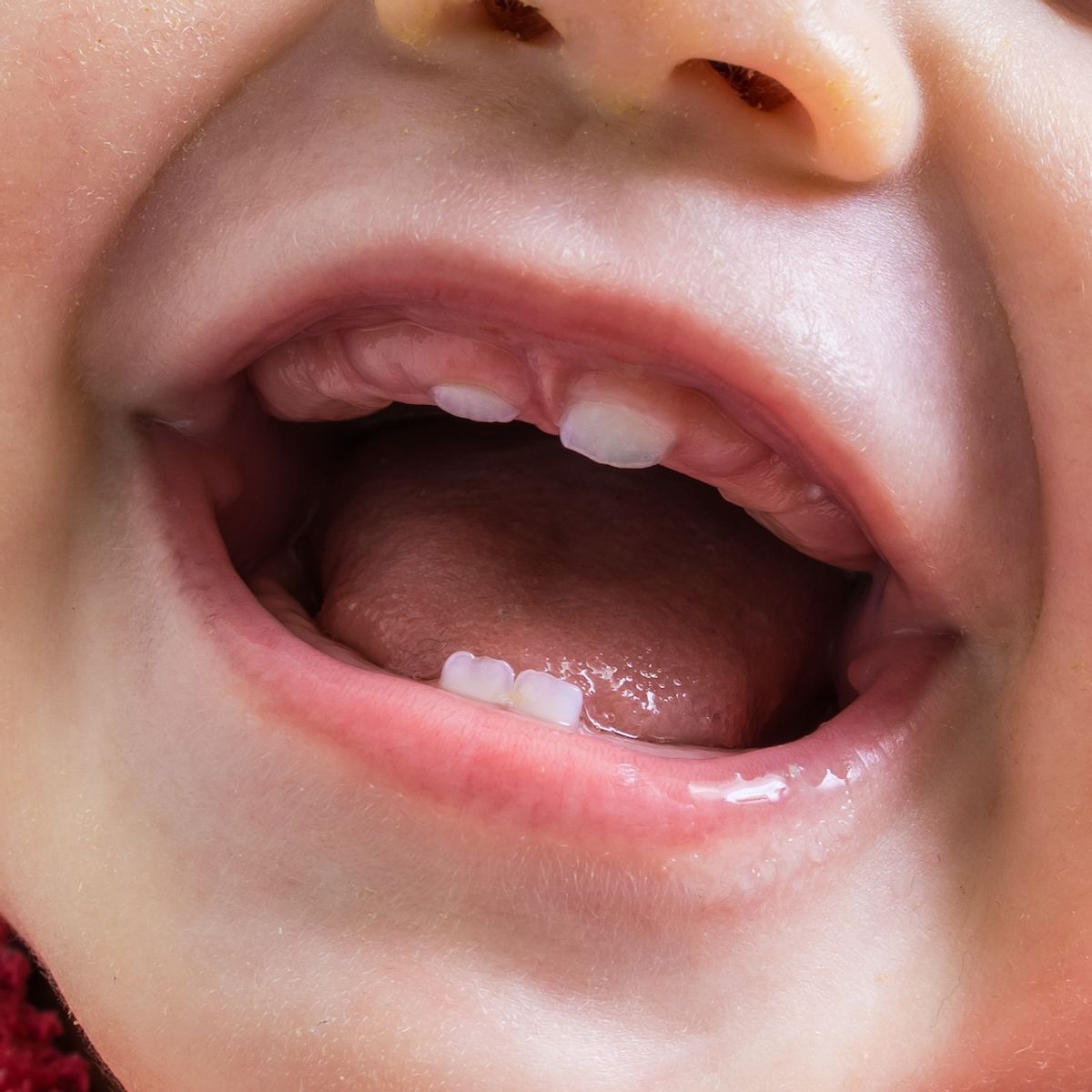 始め 乳歯 生え 赤ちゃんの歯ぐずりとは？いつからいつまで？寝ないときの対策！