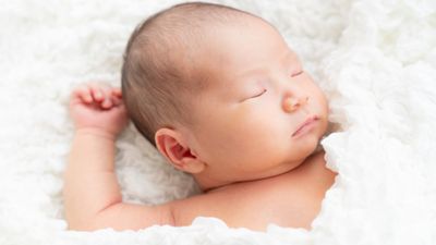 寝すぎる新生児は自閉症になるって本当？気になる症状や疑いがある場合の対応を解説
