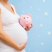 妊娠・出産にかかる費用はどのくらい？補助金制度や保険適用についても解説