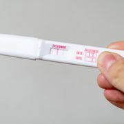妊娠検査薬の蒸発線とは？結果の見方や検査薬の使い方を解説