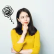 排卵日の腰痛の原因は？症状を和らげる方法や受診の目安も解説