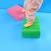 2歳児向け　紙パックで道を作ろう