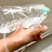 ペットボトルで 水鉄砲