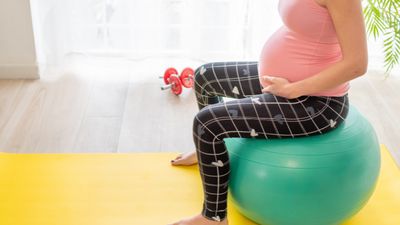 ケーゲル体操はなぜ妊娠中の尿漏れや頻尿に良いの？理由や基本のやり方を解説